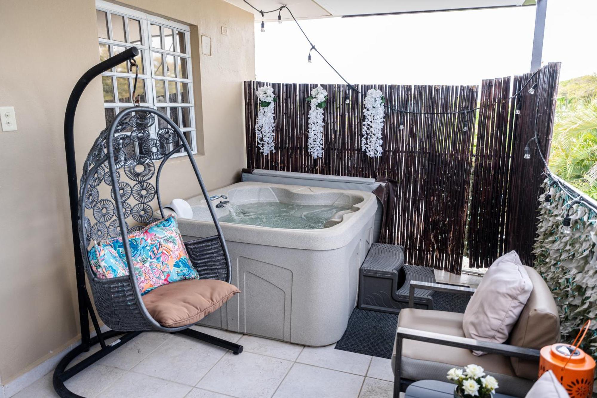 Private Jacuzzi Oasis With Mountain Views And Free Parking Apartment Ponce Ngoại thất bức ảnh