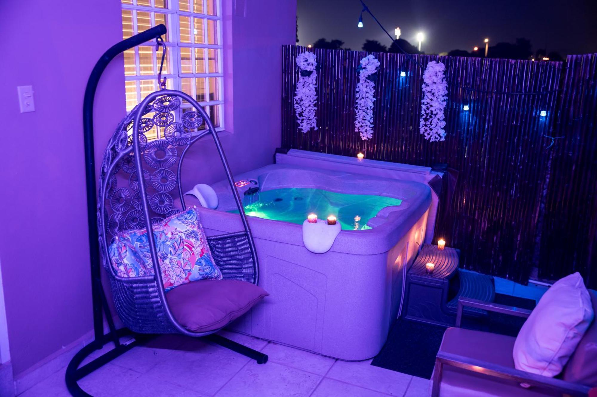 Private Jacuzzi Oasis With Mountain Views And Free Parking Apartment Ponce Ngoại thất bức ảnh